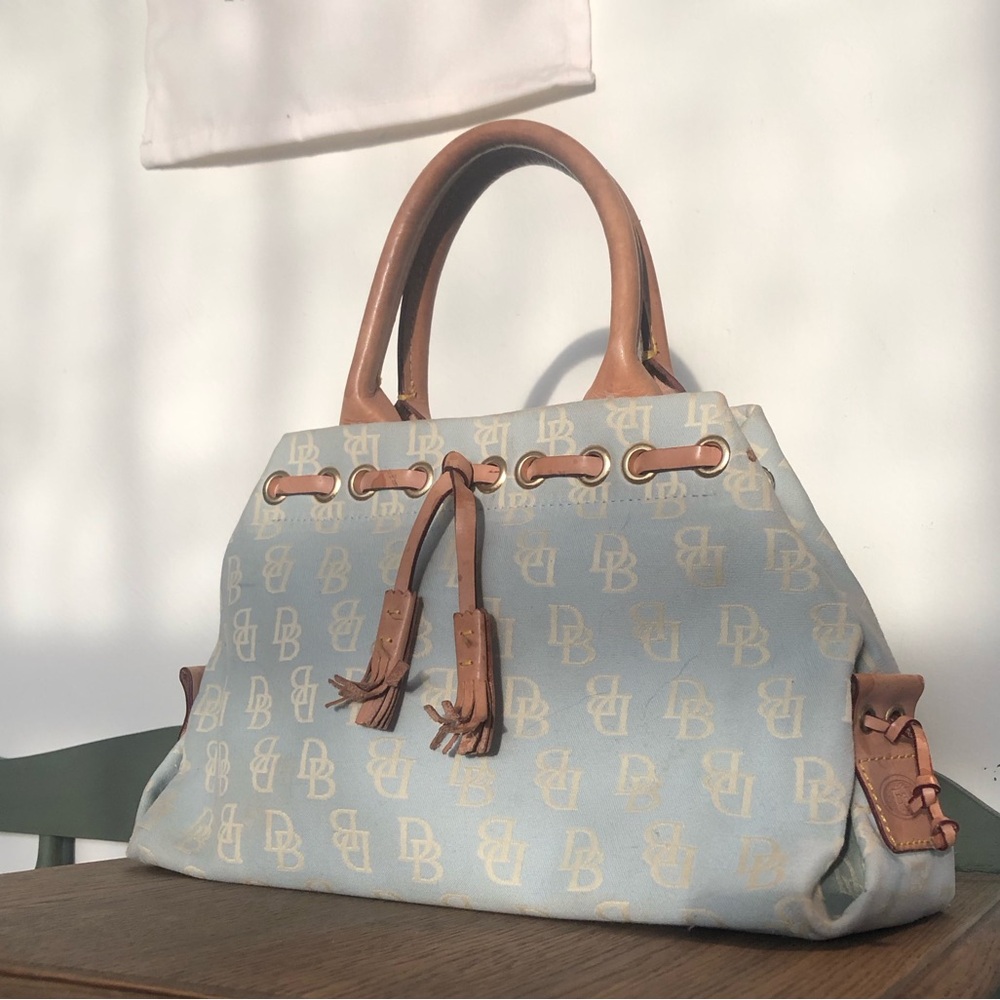 Dooney & Bourke | vtg tassel bag